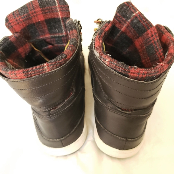 Timberland Leather and Wool Boots - Picture 2 of 7